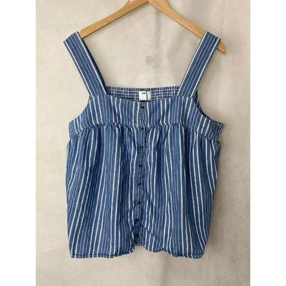 Old Navy women's Chambray cropped halter top blue and white Size medium - Picture 2 of 10